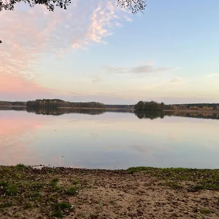 Jeziorna بيت للعطل